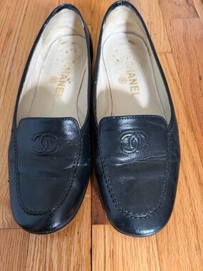 Vintage CHANEL Loafers in Black Size 37.5